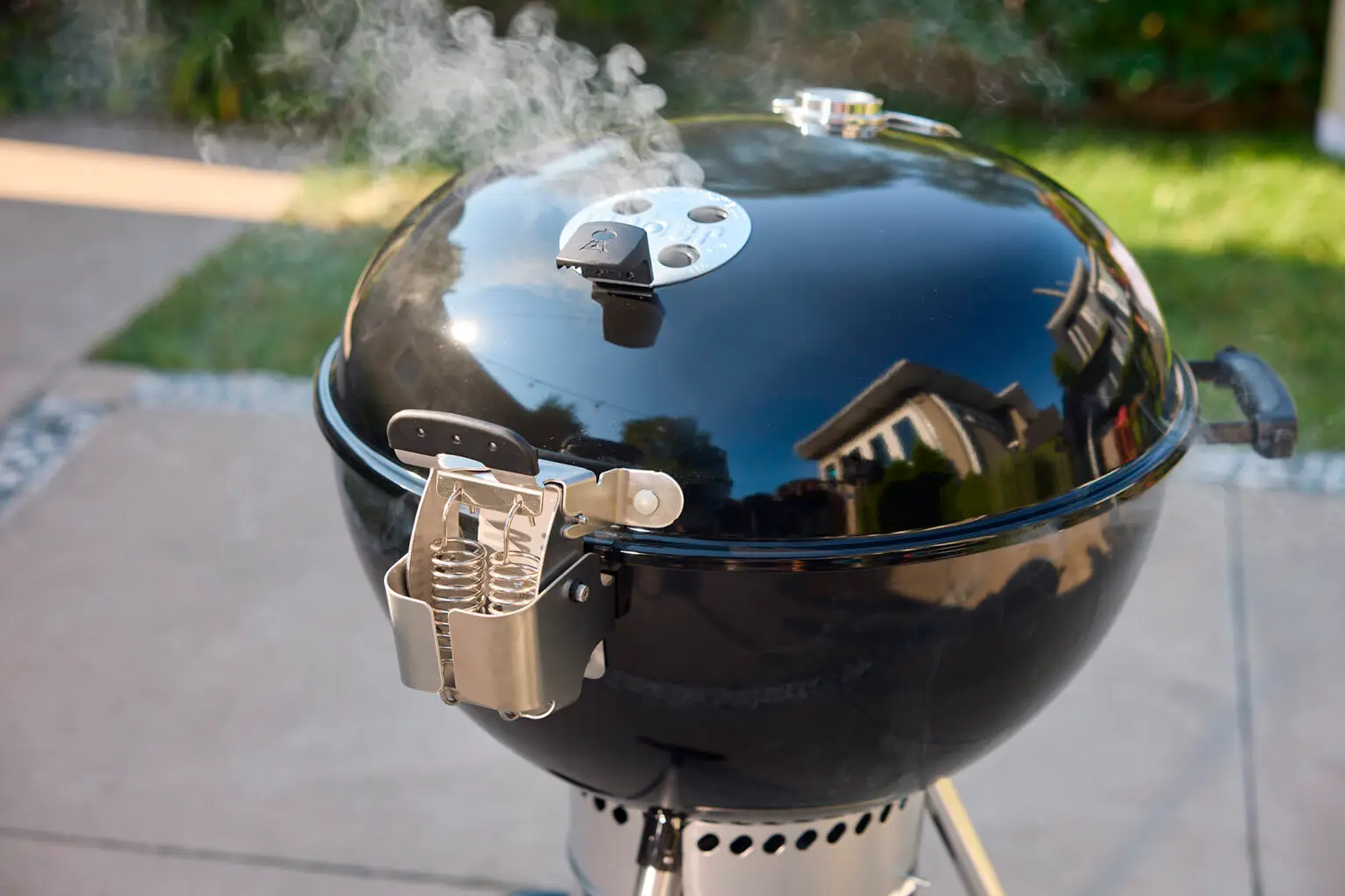 Weber_HolzKohle_MasterTouch_2026_001