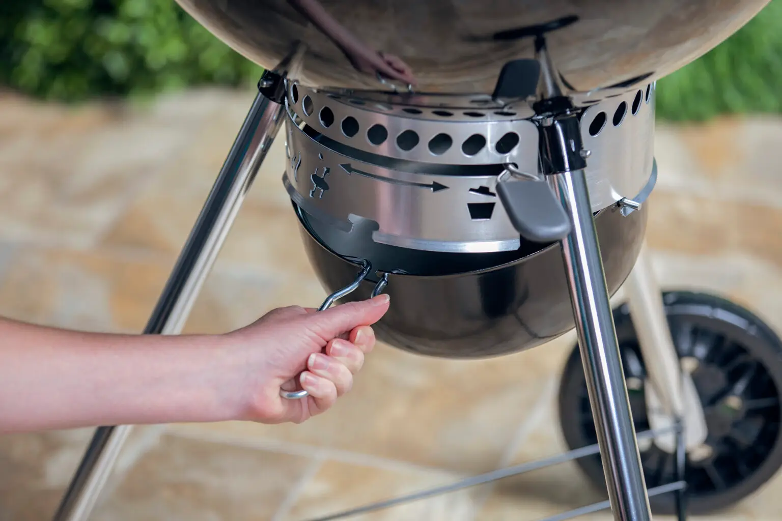 Weber_HolzKohle_MasterTouch_2026_005