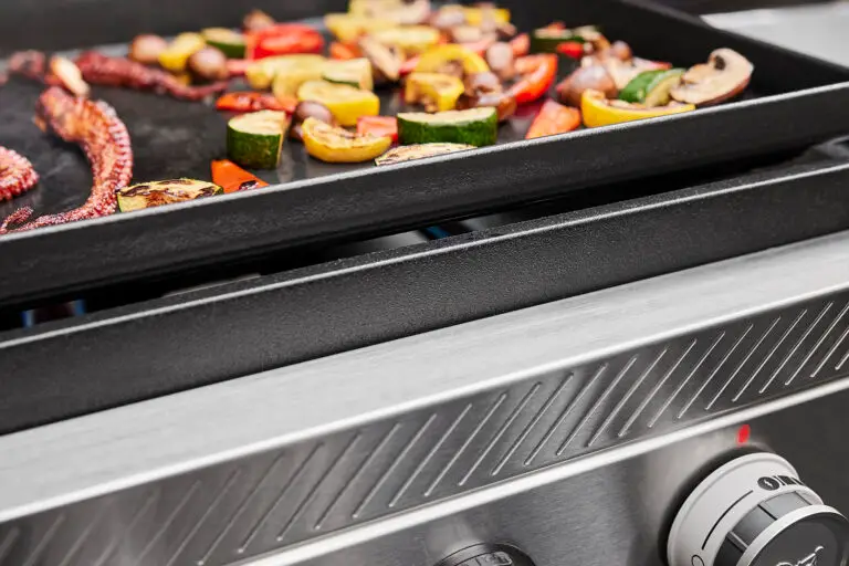 Weber_Plancha_Slate_2026_002