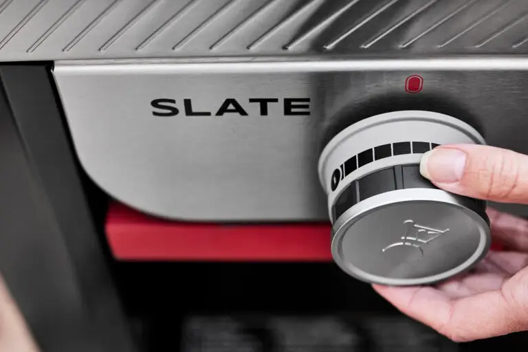 Weber_Plancha_Slate_2026_003